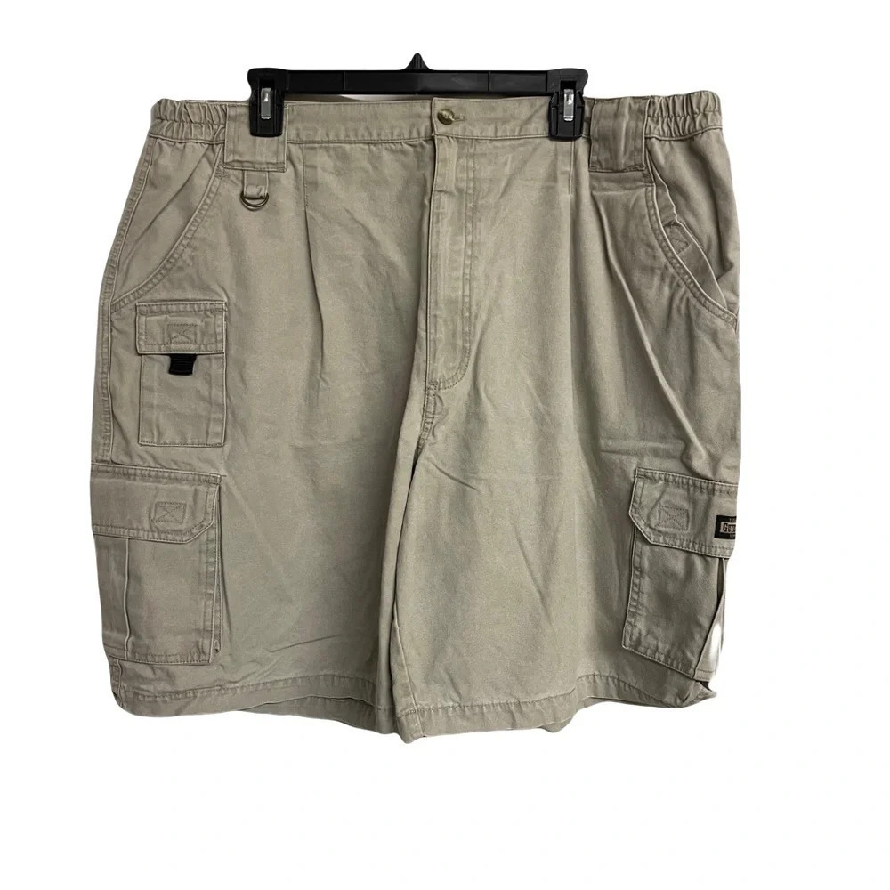 Guide Gear men’s khaki cargo shorts size 42